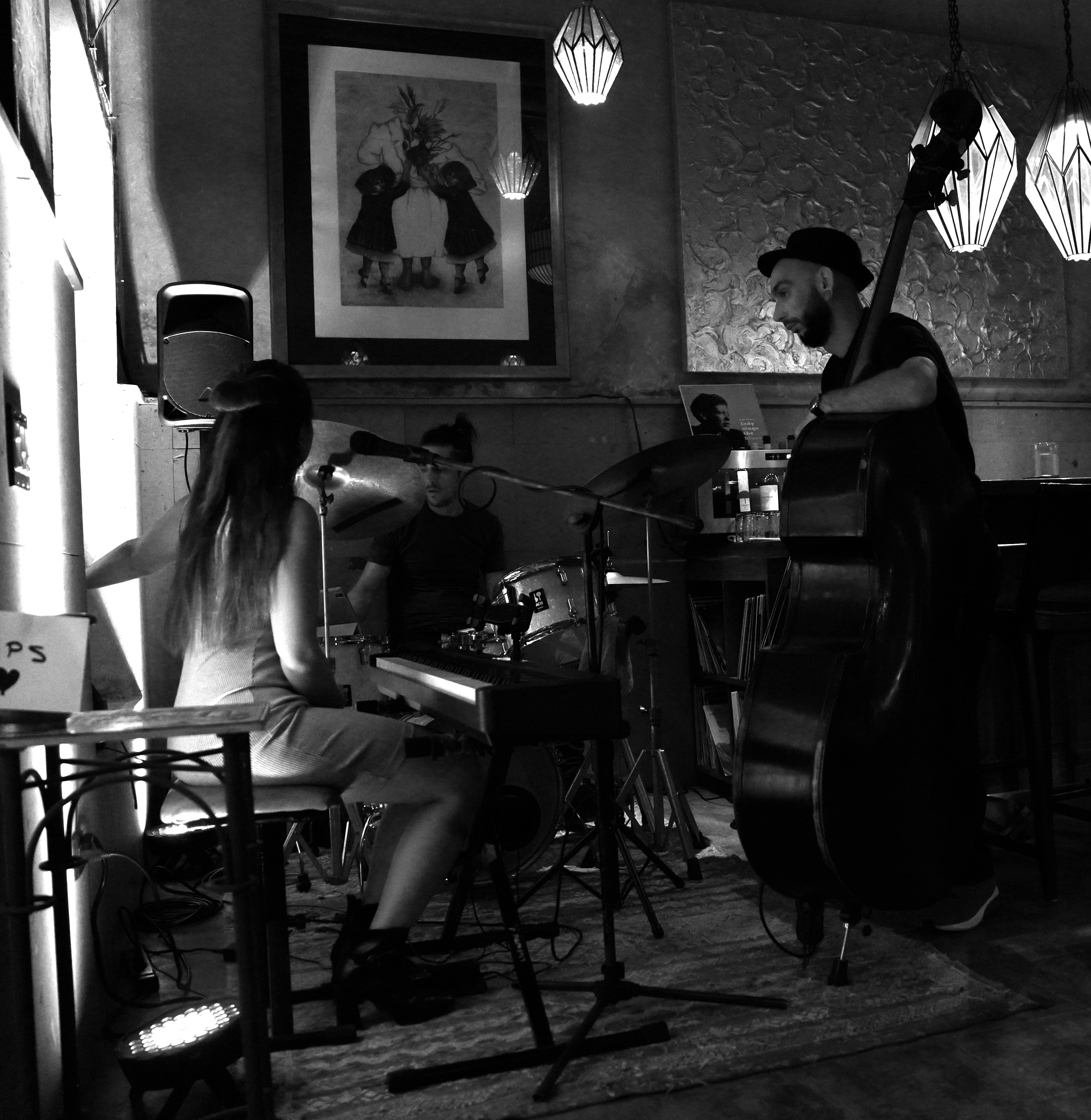 Másha Jazz Trio en Vivo en Violeta